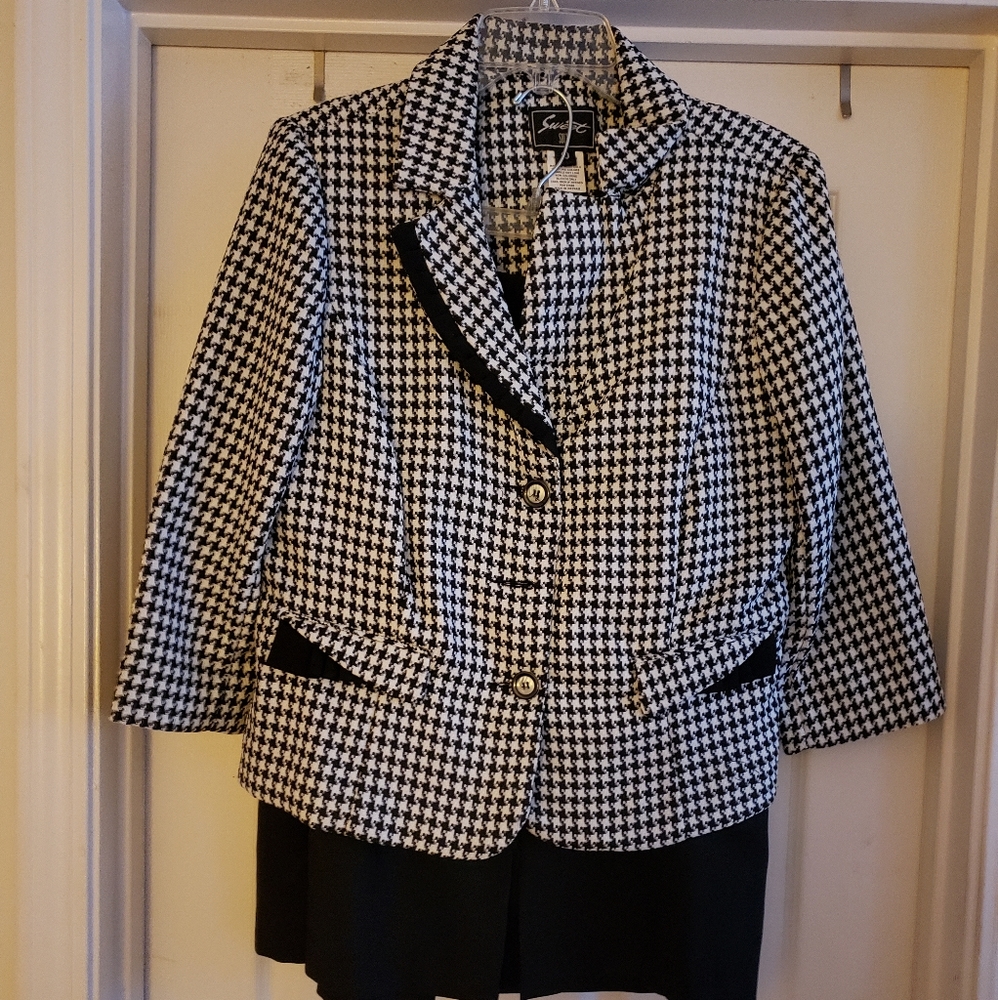2 piece skirt set by Sweet Suit